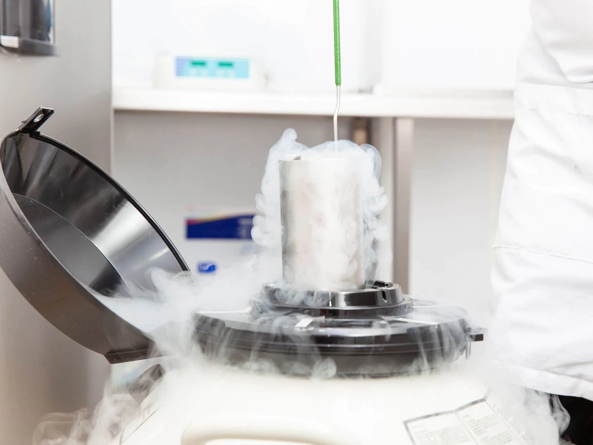 Cryogenic testing process using liquid nitrogen in a controlled laboratory environment